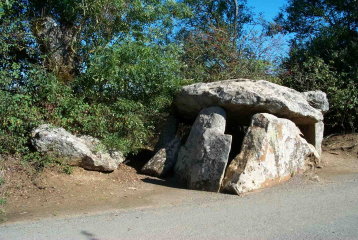 un des trois dolmens de Savatole