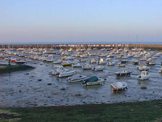 le soleil du petit matin claire les annexes